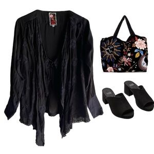 JOHNNY WAS BLACK NAVY EMBROIDERED LACE SINGLE TIE KIMONO TOP SZ XS $295 NWOT